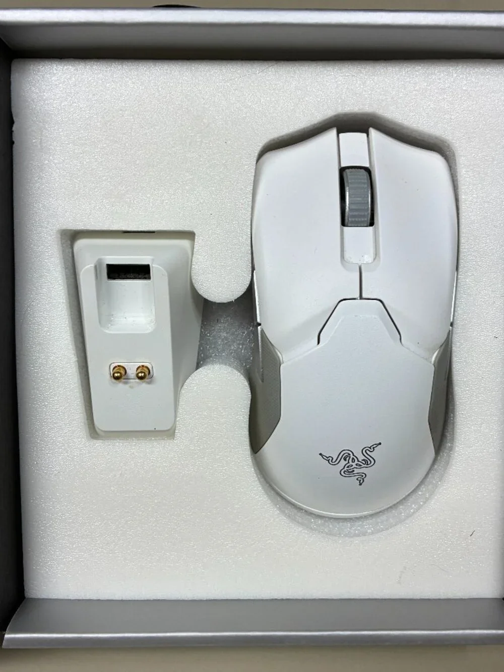 Razer Viper Ultimate Wireless Gaming Mouse White With Dock Only NO CORD OR USB